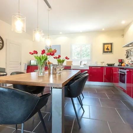 La Belle Epoque Escales