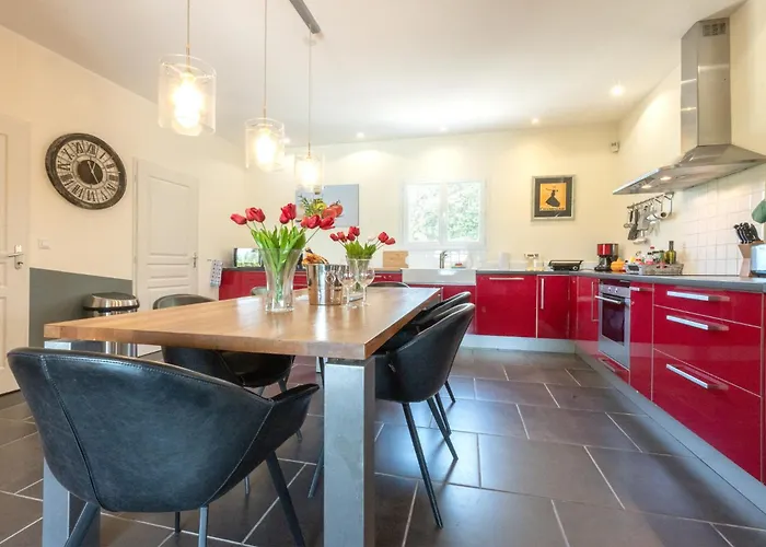 La Belle Epoque Escales