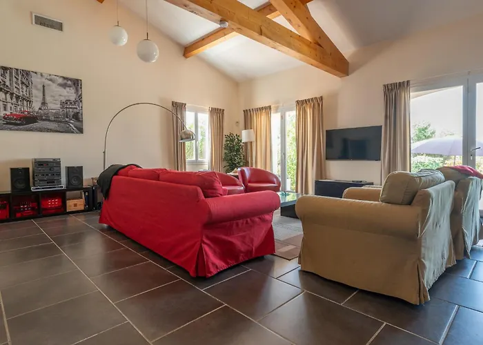 La Belle Epoque Escales